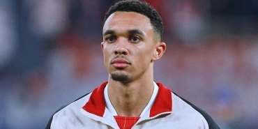 4-lig-kulubu-trent-alexander-arnoldu-reddetti-olay-paylasim-hayir-iyiyiz-hM49Y67E.jpg