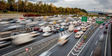 trafikte-makas-atmanin-cezasi-2025-degisiyor-icisleri-bakani-yerlikaya-duyurdu-yeni-yaptirimlar-yolda-aIyrHzNp.jpg